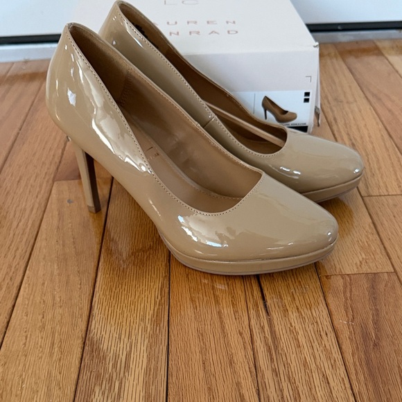 LC Lauren Conrad Women's Tan Heels - Picture 3 of 7